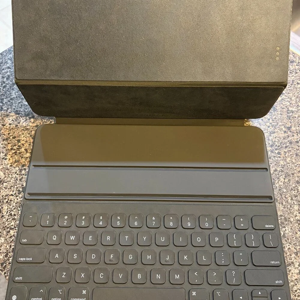 Apple - Smart Keyboard Folio for 12.9-inch iPad Pro (6th Generation) - Black